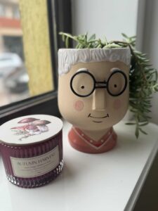 rośliny i dekoracje – przyjazne wnętrze gabinetu terapeutycznego